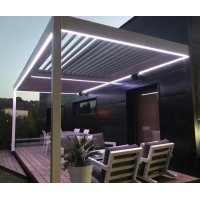 Pergola bioclimatique avec éclairage nocturne